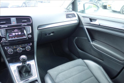 Volkswagen Golf 1,4 TSi,ČR,SERV.KN.,HIGHLINE.