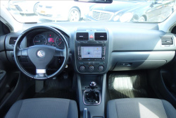 Volkswagen Golf 1,9 TDi 77KW, ČR, SERVIS. KN.