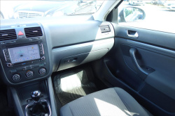 Volkswagen Golf 1,9 TDi 77KW, ČR, SERVIS. KN.