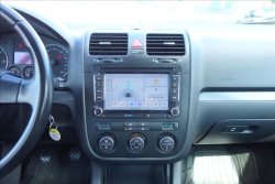 Volkswagen Golf 1,9 TDi 77KW, ČR, SERVIS. KN.