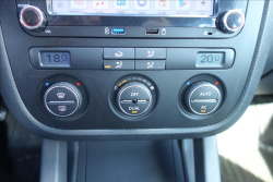 Volkswagen Golf 1,9 TDi 77KW, ČR, SERVIS. KN.