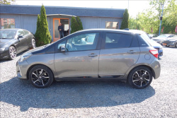 Toyota Yaris 1,5 i, ČR, HYBRID, REZERVACE.