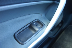 Ford Fiesta 1,2 i, ČR, KLIMATIZACE.
