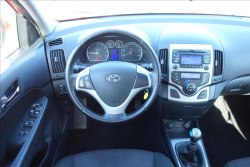 Hyundai i30 1,4 i, ČR, SERV.KN., COMFORT.