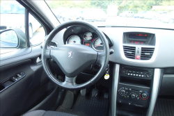 Peugeot 207 1,4 i 54KW, ČR, SERVIS. KN.