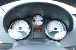 Peugeot 207 1,4 i 54KW, ČR, SERVIS. KN.